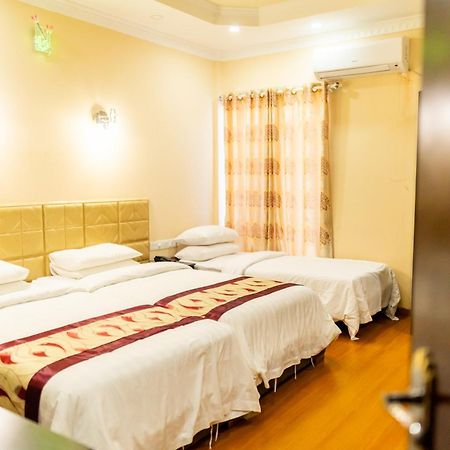 Abuharee Grand Hotel Addu City Exterior foto