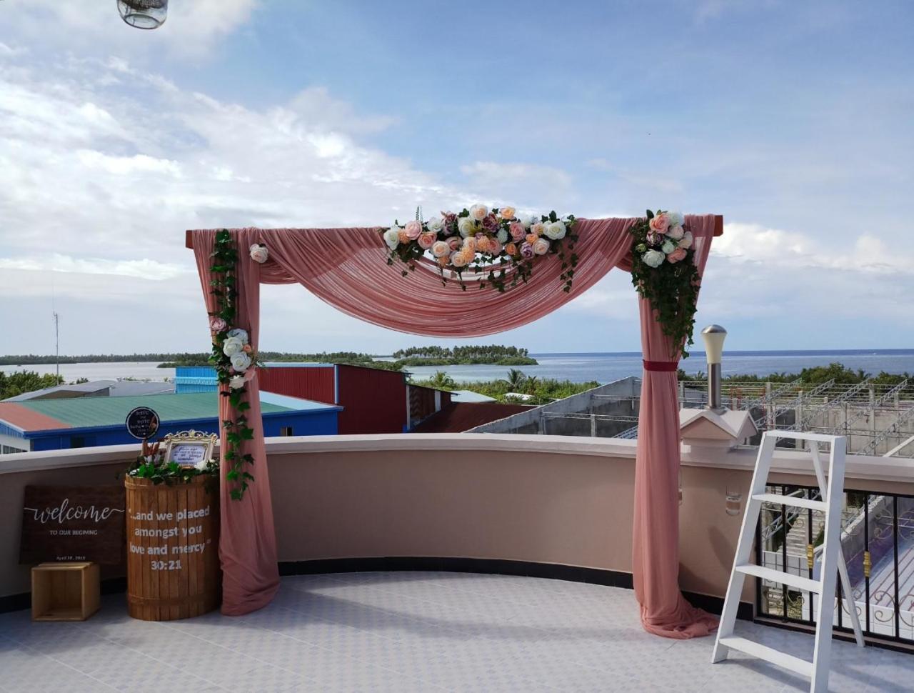 Abuharee Grand Hotel Addu City Exterior foto