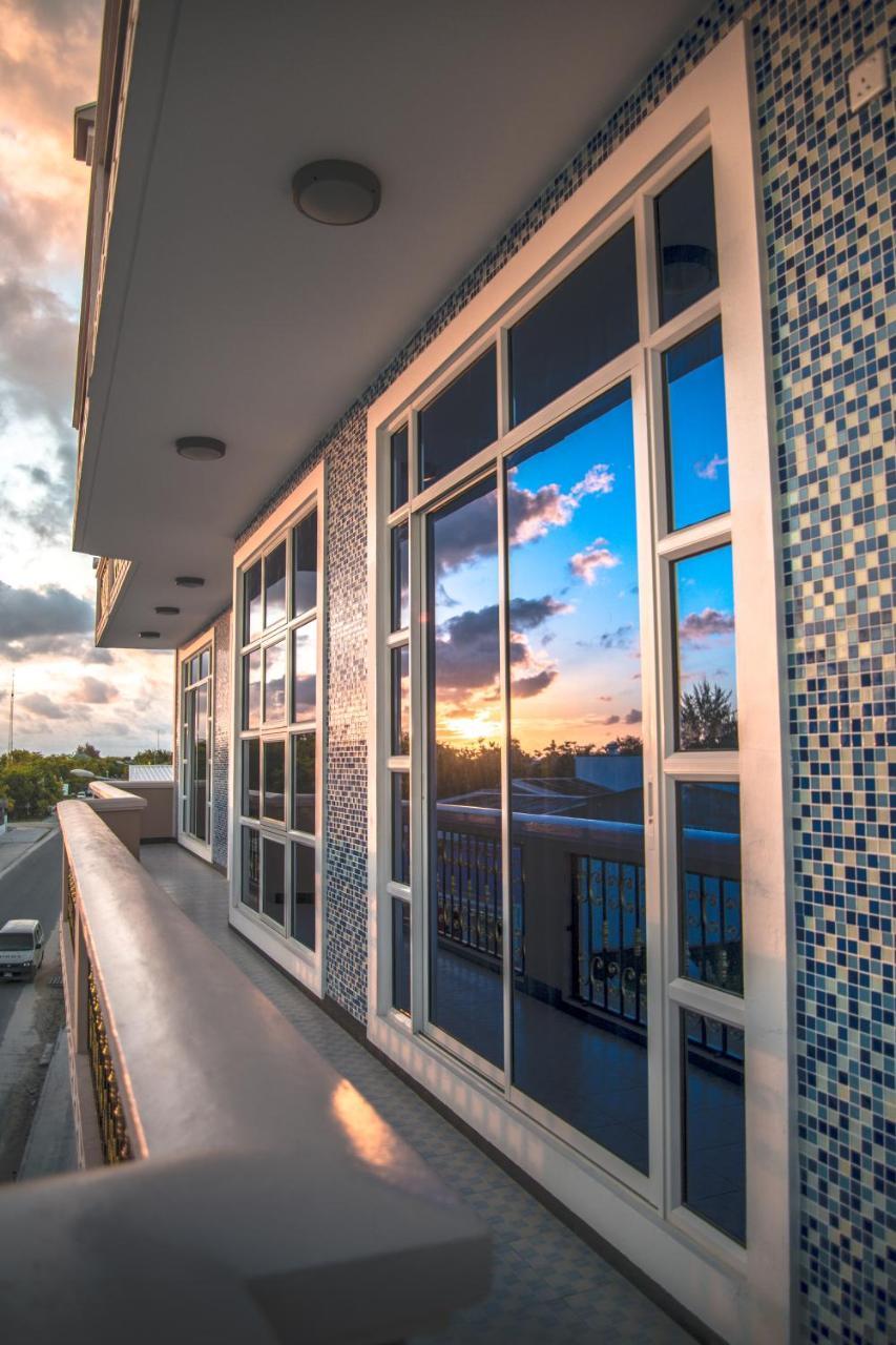 Abuharee Grand Hotel Addu City Exterior foto
