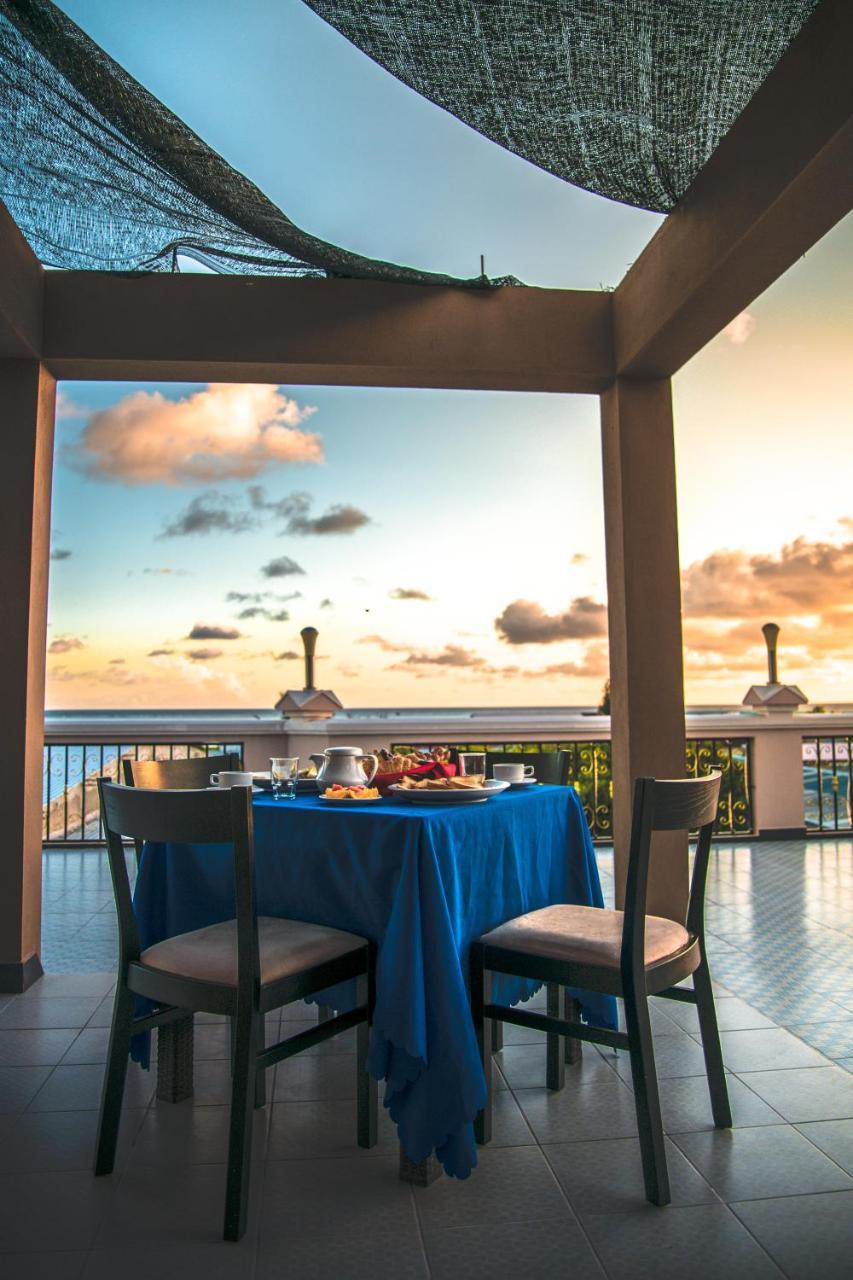 Abuharee Grand Hotel Addu City Exterior foto