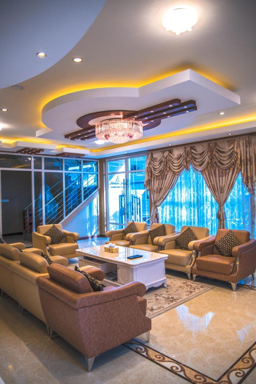 Abuharee Grand Hotel Addu City Exterior foto
