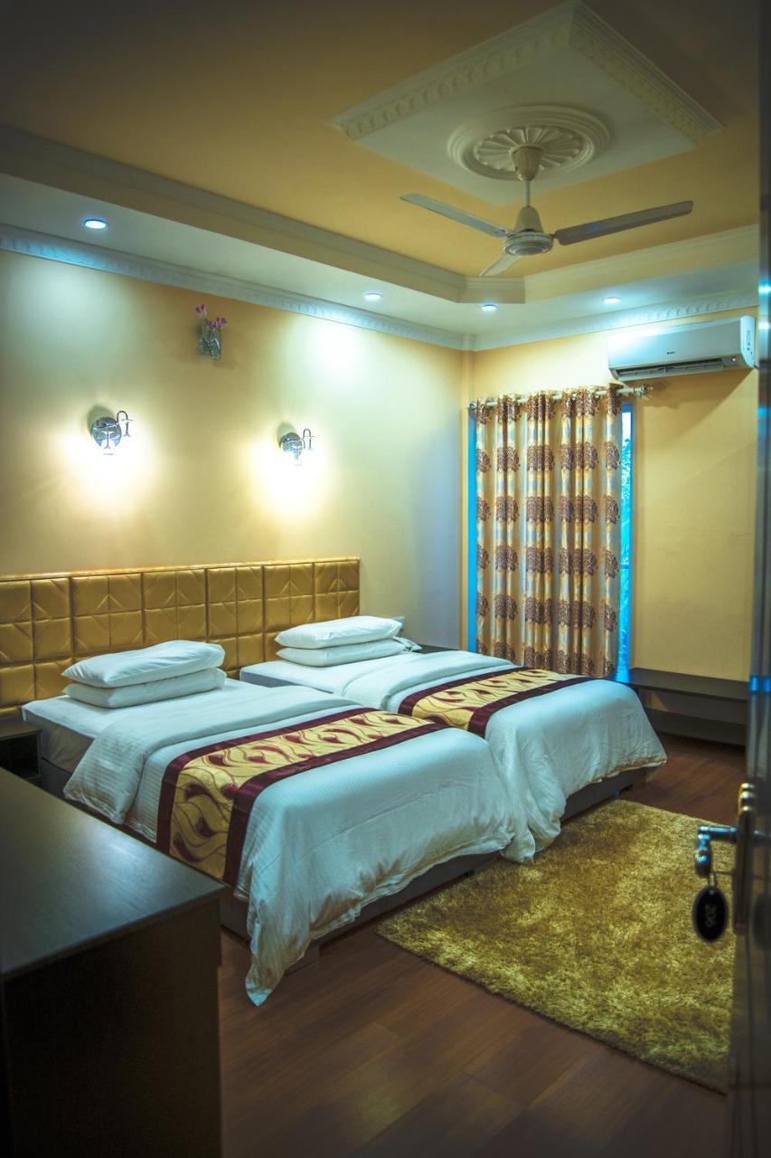 Abuharee Grand Hotel Addu City Exterior foto